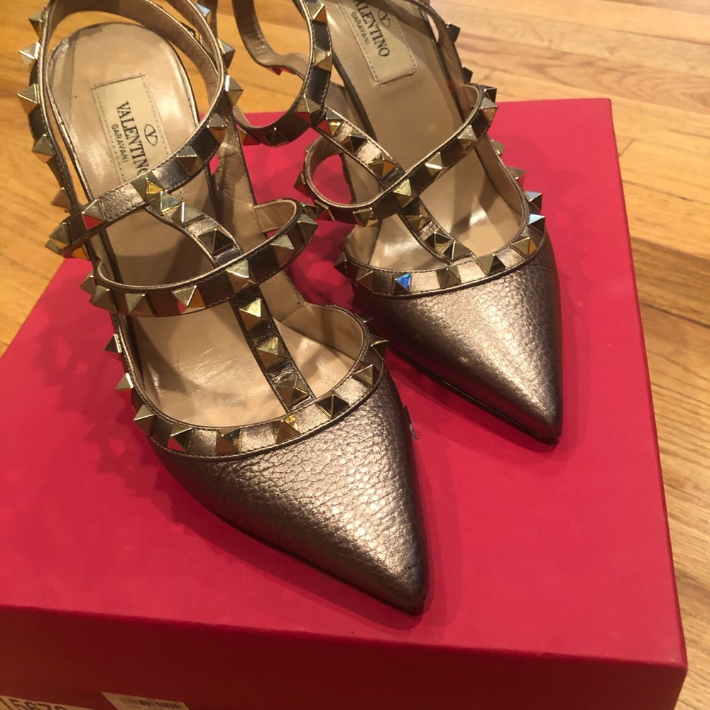 Valentino Rockstud Pumps
